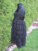 Černé dívčí šaty